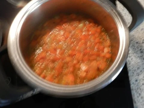 Möhrengemüse mit frischer Bratwurst - Rezept - Bild Nr. 2