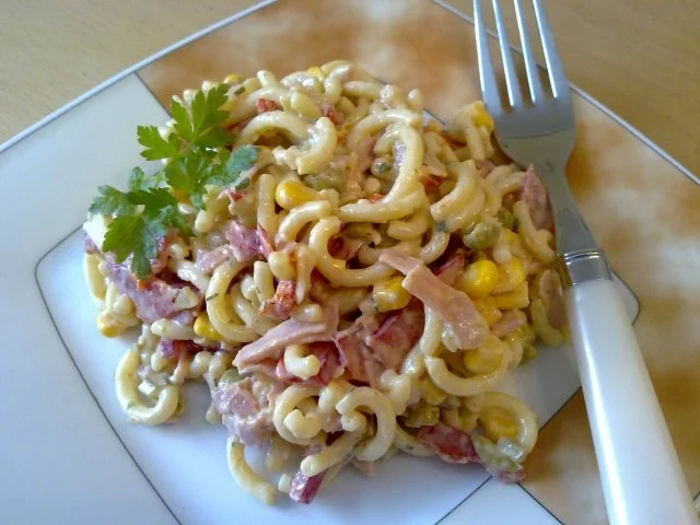 Rezept: Bunter Nudelsalat Bunter Nudelsalat - Rezept