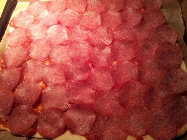 Pizza Salami (2) - Rezept - Bild Nr. 3