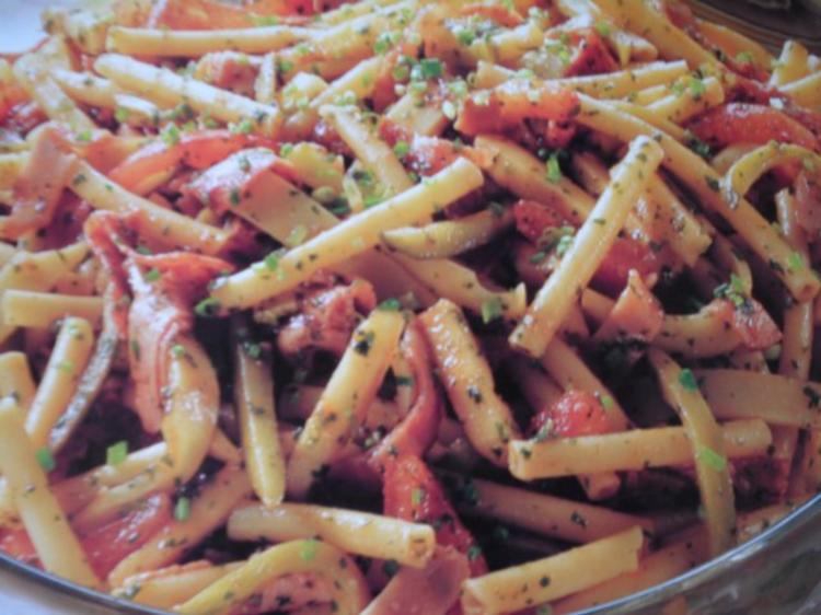 Makkaronisalat mit Makkaroni und Cornichons Rezept mit Bild kochbar.de