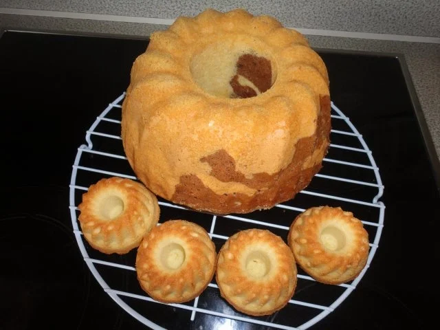 Rezept: Guglhupf - jedem das seine Bild Nr. 15 Guglhupf - jedem das seine - Rezept - Bild Nr. 15