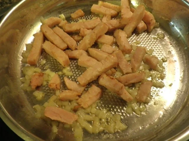 Rezept: Fruchtige Spaghetti - Pizza Bild Nr. 6 Fruchtige Spaghetti - Pizza - Rezept - Bild Nr. 6