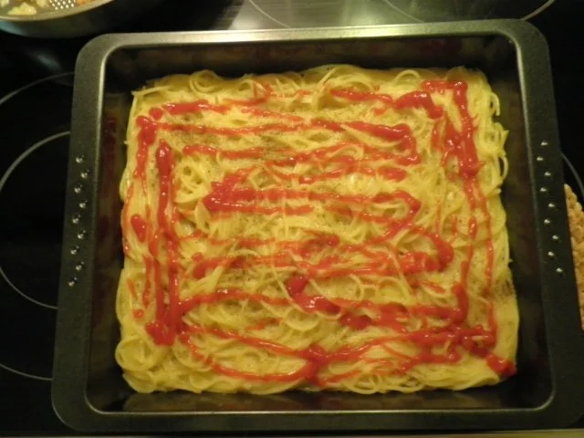 Rezept: Fruchtige Spaghetti - Pizza Bild Nr. 7 Fruchtige Spaghetti - Pizza - Rezept - Bild Nr. 7