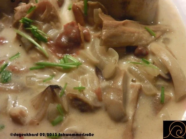 Rezept: 1Topfgericht: Erikas Tejfölös Gombásgulyás , Schwammerlgulasch Bild Nr. 3 1Topfgericht: Erikas Tejfölös Gombásgulyás , Schwammerlgulasch - Rezept - Bild Nr. 3