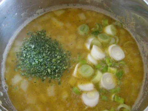 Rezept: Kohlrabi-Linsen Süppchen Bild Nr. 10 Kohlrabi-Linsen Süppchen - Rezept - Bild Nr. 10