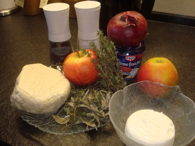 Rezept: Flammkuchen mit Apfel/Ziegenkäse-Topping Bild Nr. 2 Flammkuchen mit Apfel/Ziegenkäse-Topping - Rezept - Bild Nr. 2