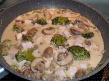 Pfannengericht: Champignons und Broccoli in Sahnesoße - Rezept