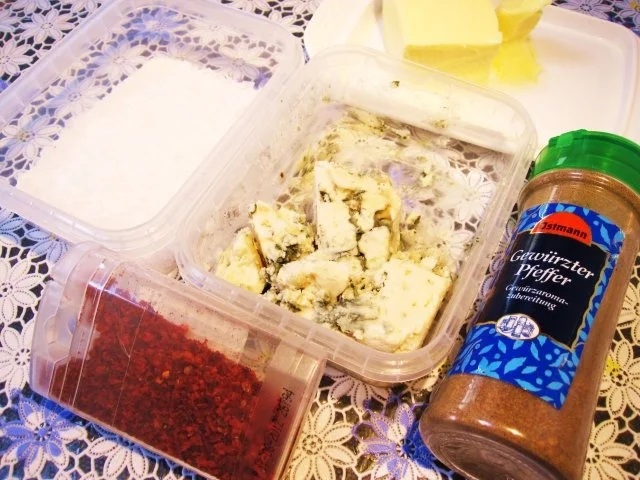 Roquefort-Butter zum Abendbrot ... - Rezept - Bild Nr. 2