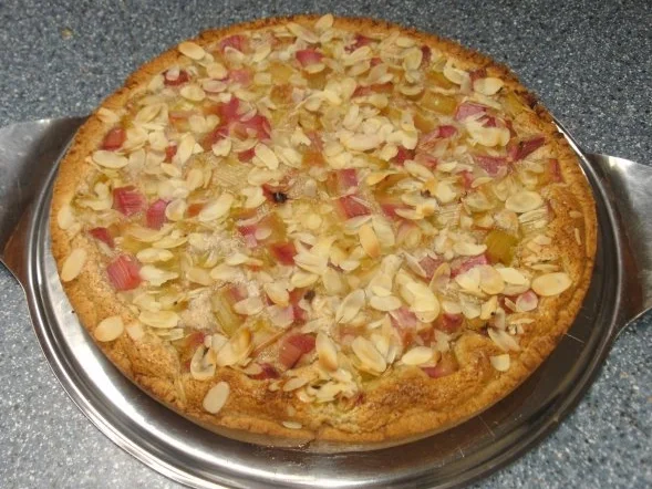 Rezept: Mandeltarte mit Rhabarber Mandeltarte mit Rhabarber - Rezept