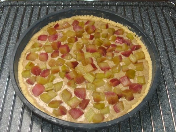 Rezept: Mandeltarte mit Rhabarber Bild Nr. 5 Mandeltarte mit Rhabarber - Rezept - Bild Nr. 5