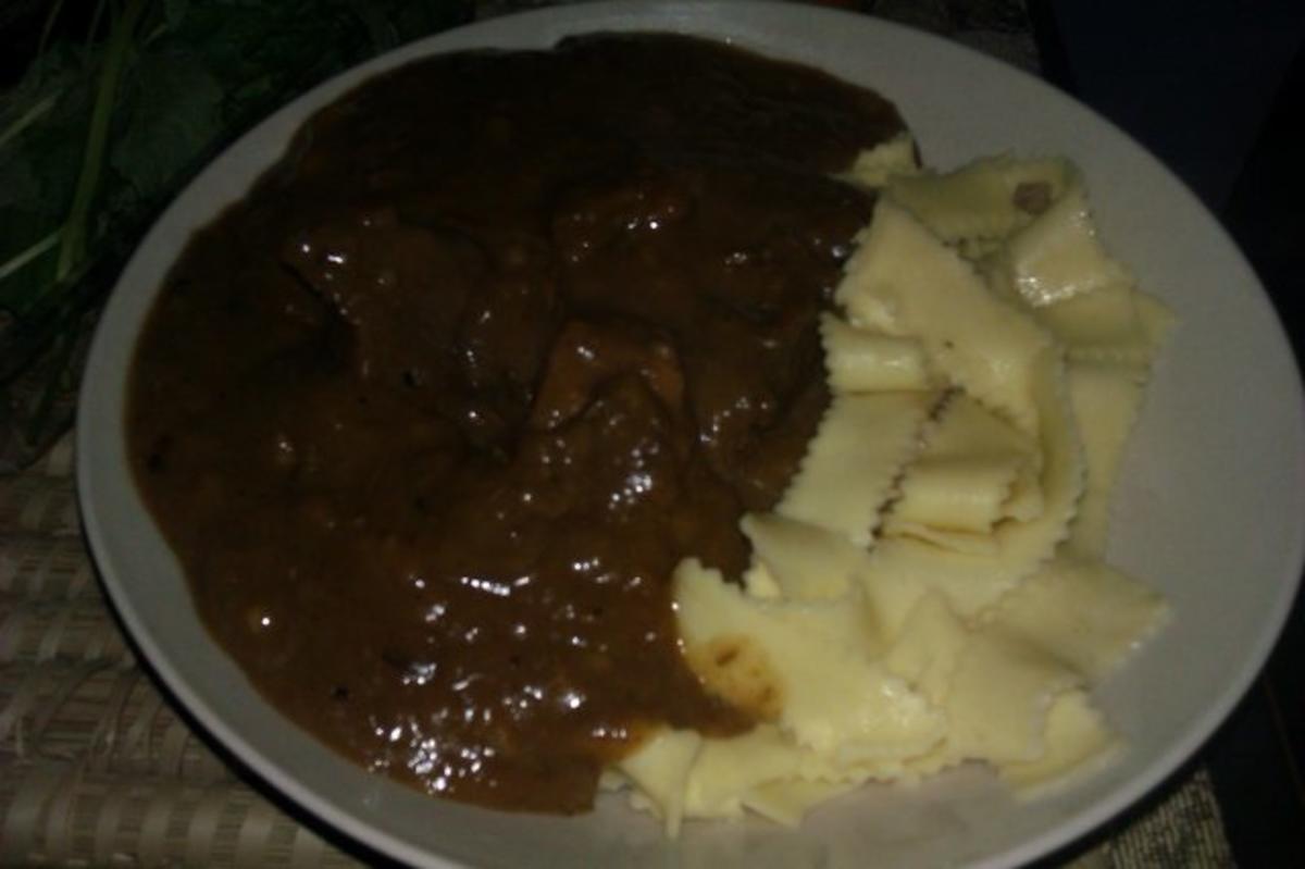  Foto zu Gulasch Nach Art von meiner Mama - Rezept mit Bild - kochbar.de 