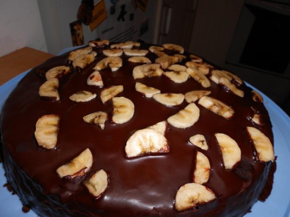 Bananenkuchen mit Schokoüberzug ohne Ei - einfach - 178 kcal/100g