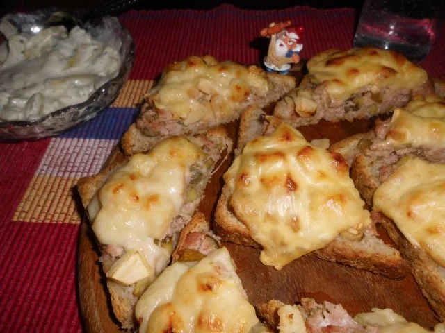 Rezept: Herzhafte Toast-Ecken, die 2.>> Herzhafte Toast-Ecken, die 2.>> - Rezept