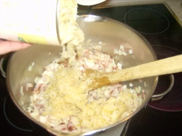 Zwiebel Speck Sauerkraut mit Kasseler und Petersilienkartoffeln - Rezept - Bild Nr. 4