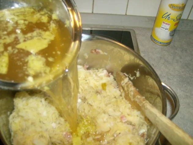 Zwiebel Speck Sauerkraut mit Kasseler und Petersilienkartoffeln - Rezept - Bild Nr. 5