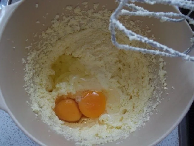 Kokos-Guglhupf - Rezept - Bild Nr. 5