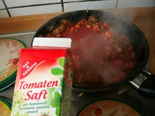 Rote Spätzle in roter Soße - Rezept - Bild Nr. 6