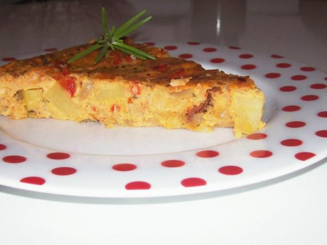 Würziges Ofen Kartoffel Omelett mit Pecorino und getrockneten Tomaten ...