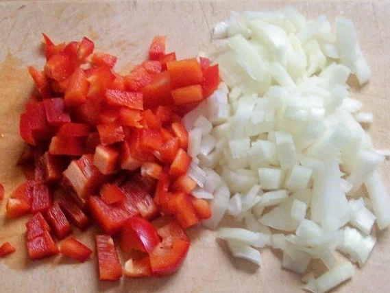 Rezept: Würziges Ofen-Kartoffel-Omelett mit Pecorino und getrockneten Tomaten Bild Nr. 2 Würziges Ofen-Kartoffel-Omelett mit Pecorino und getrockneten Tomaten - Rezept - Bild Nr. 2