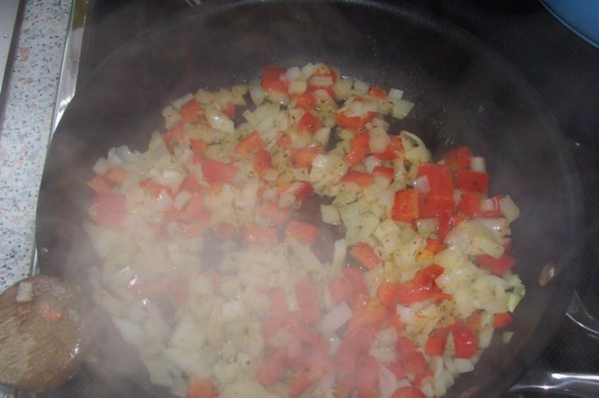 Würziges Ofen-Kartoffel-Omelett mit Pecorino und getrockneten Tomaten - Rezept - Bild Nr. 3