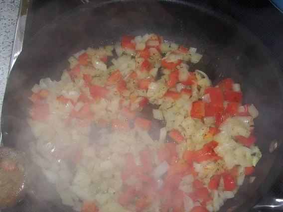 Rezept: Würziges Ofen-Kartoffel-Omelett mit Pecorino und getrockneten Tomaten Bild Nr. 3 Würziges Ofen-Kartoffel-Omelett mit Pecorino und getrockneten Tomaten - Rezept - Bild Nr. 3