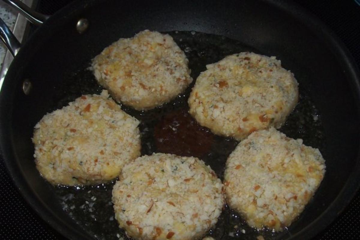 Beilagen/Hauptgericht: Kartoffel-Apfel-Plätzchen mit Aprikosen-Schmand-Dip - Rezept - Bild Nr. 8