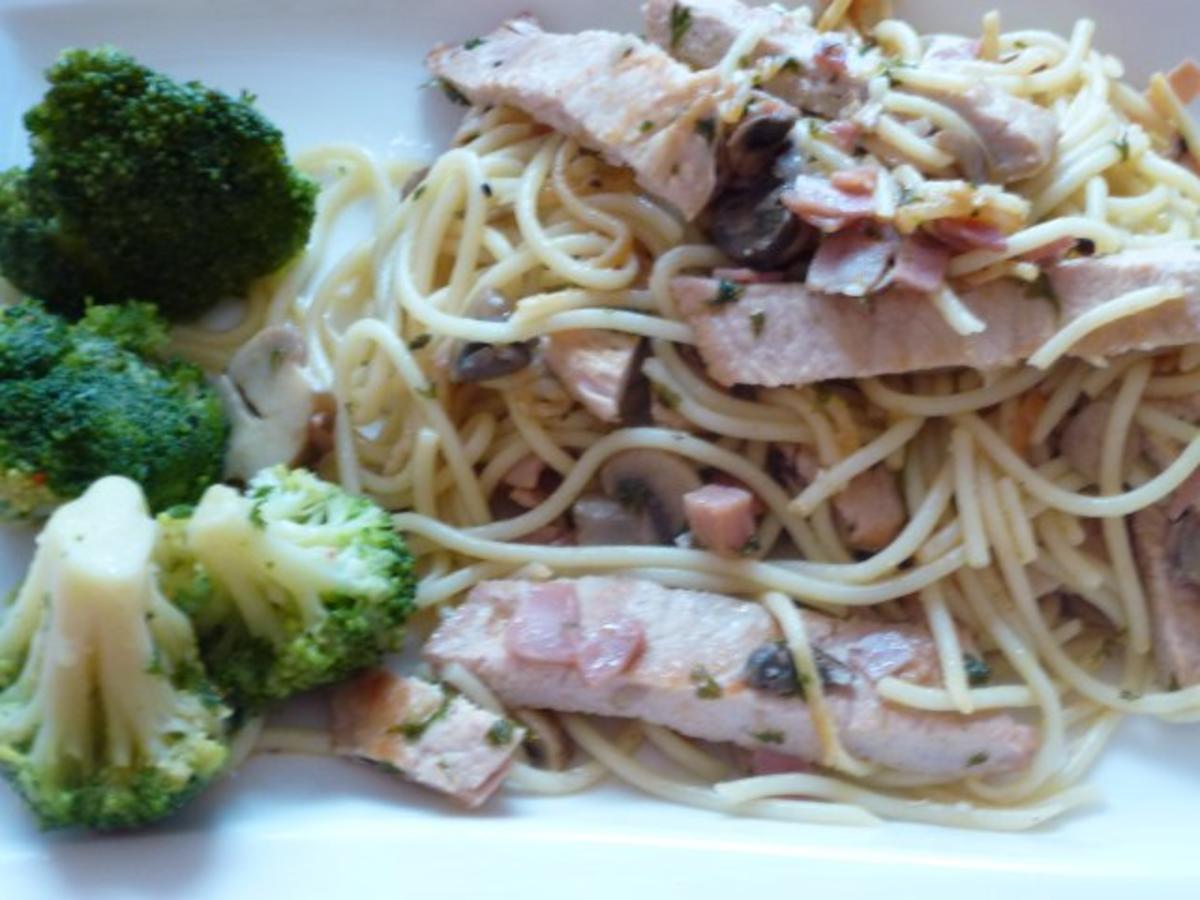 Spaghetti Rustikale mit Brokoligemüse - Rezept