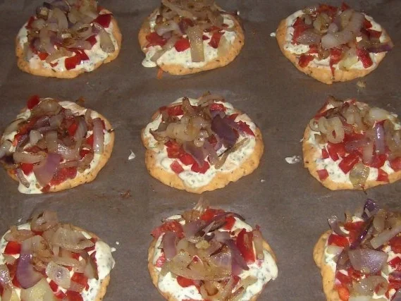 Vorspeise/Snack: Kleine Zwiebelfladen mit Paprika und Chorizo - Rezept - Bild Nr. 12