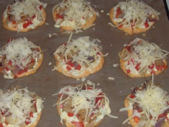 Vorspeise/Snack: Kleine Zwiebelfladen mit Paprika und Chorizo - Rezept - Bild Nr. 13