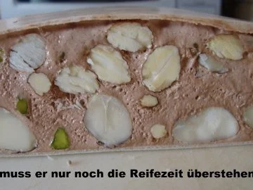Rezept: Schoko-Nuß Nougat ( Torrone ) Schoko-Nuß Nougat ( Torrone ) - Rezept