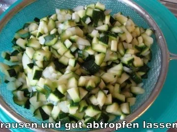 Süß-sauer eingelegte Curry-Zucchinis - Rezept - Bild Nr. 5