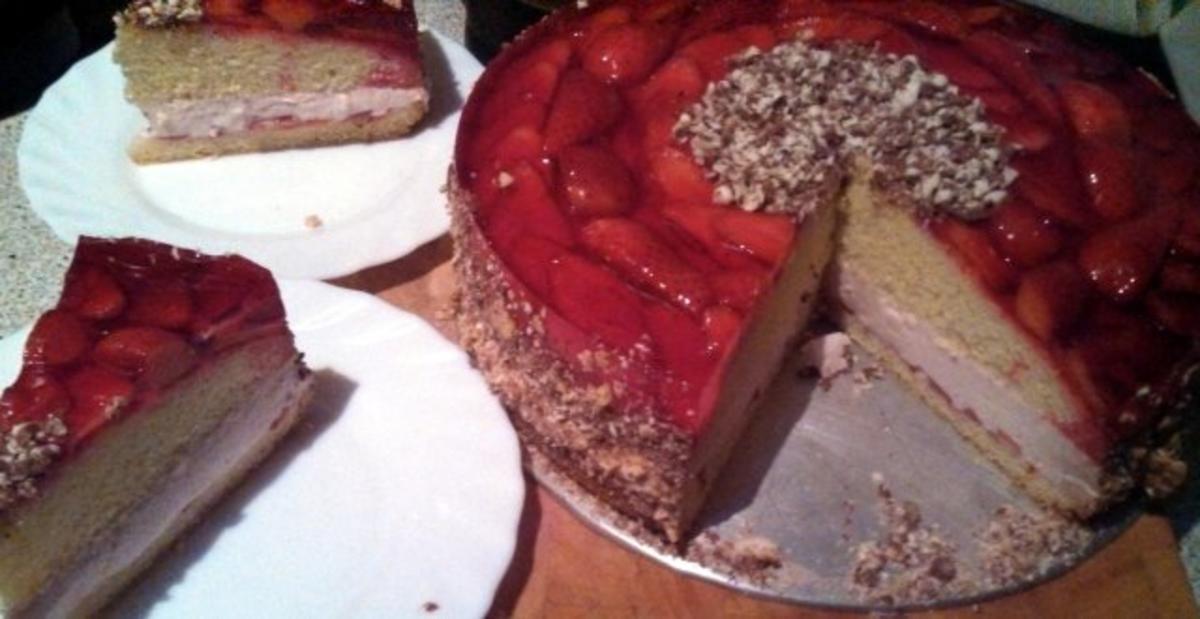 Strawberry Cheesecake   /     Kuchen mit Käsefüllung und Erbeeren - Rezept