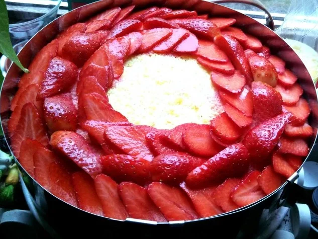 Rezept: Strawberry Cheesecake / Kuchen mit Käsefüllung und Erbeeren Bild Nr. 4 Strawberry Cheesecake / Kuchen mit Käsefüllung und Erbeeren - Rezept - Bild Nr. 4
