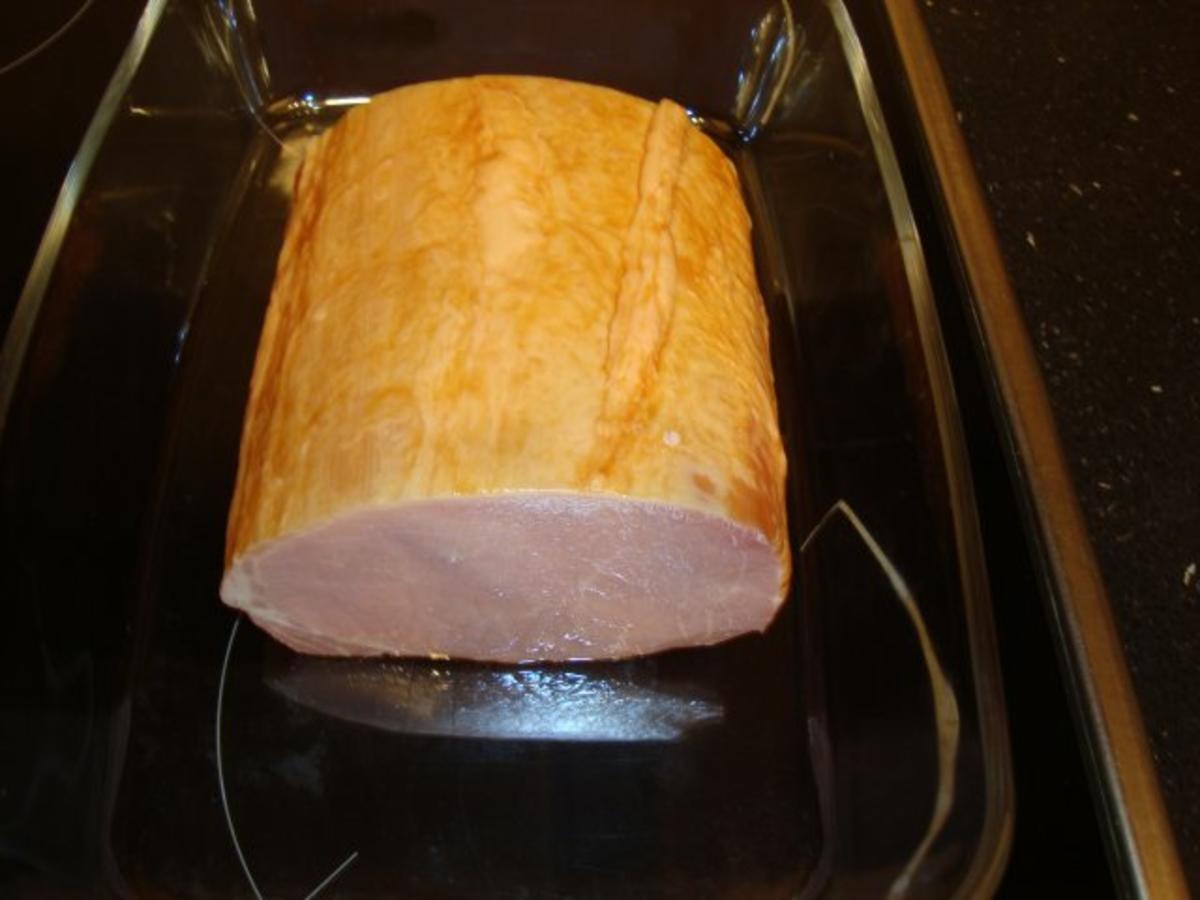 Kasseler Lachs mit Honigkruste an Champignon Camembert Sauce - einfach ... Kasseler Lachs mit Honigkruste an Champignon Camembert Sauce - einfach ...