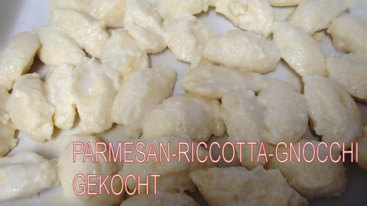 Gnocchi di Ricotta-Parmigiano Pomodoro - Rezept - Bild Nr. 12