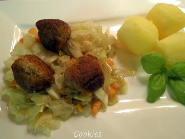 Hackbällchen mit Spitzkohl - Rezept - Bild Nr. 2