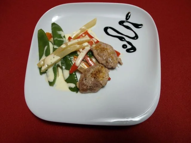 Rezept: Wachtelbrust auf Gemüsesalat mit French-Bier-Dressing Wachtelbrust auf Gemüsesalat mit French-Bier-Dressing - Rezept