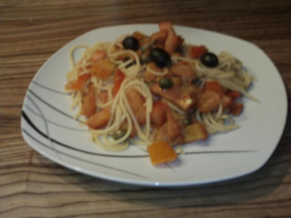Spaghetti mit Oliven-Kapern-Sardellen.Sauce - Rezept