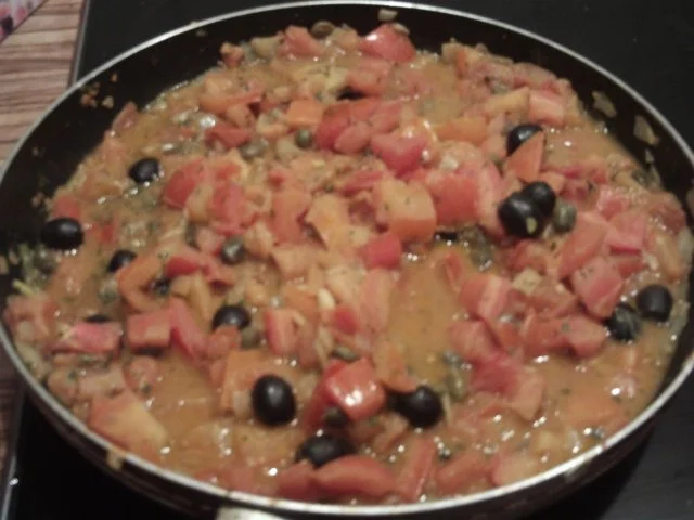 Spaghetti mit Oliven-Kapern-Sardellen.Sauce - Rezept - Bild Nr. 2