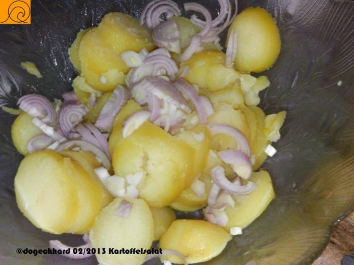 Backhendl mit hausgemachtem Erdäpfelsalat - Rezept - Bild Nr. 5