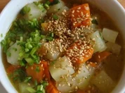 Kohlrabi-Möhren Süppchen mit geröstetem Sesam - Rezept