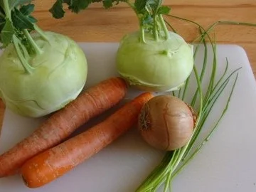 Kohlrabi-Möhren Süppchen mit geröstetem Sesam - Rezept - Bild Nr. 2