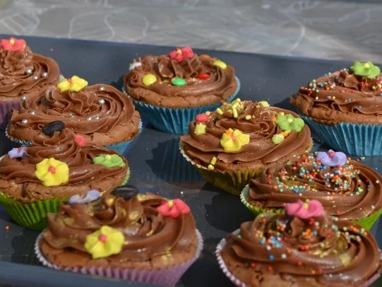 Schokoladen Cupcakes mit Schoko-Topping - Rezept - Bild Nr. 2