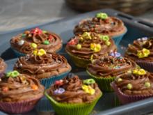 Schokoladen Cupcakes mit Schoko-Topping - Rezept