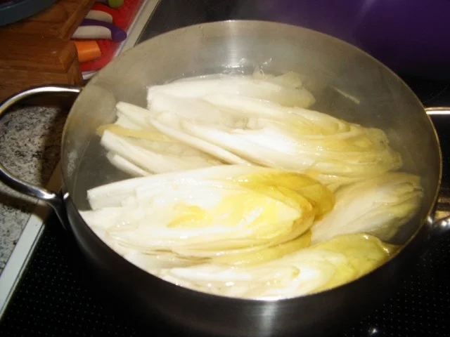 Rezept: Chicoree überbacken Bild Nr. 3 Chicoree überbacken - Rezept - Bild Nr. 3