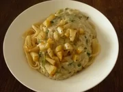 Pasta mit Lauch-Sahne- Soße und Birnenwürfeln - Rezept