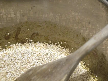 Rezept: Curry-Quinoa mit Curry-Hackröllchen und Knoblauch-Zitronen-Dip Bild Nr. 10 Curry-Quinoa mit Curry-Hackröllchen und Knoblauch-Zitronen-Dip - Rezept - Bild Nr. 10