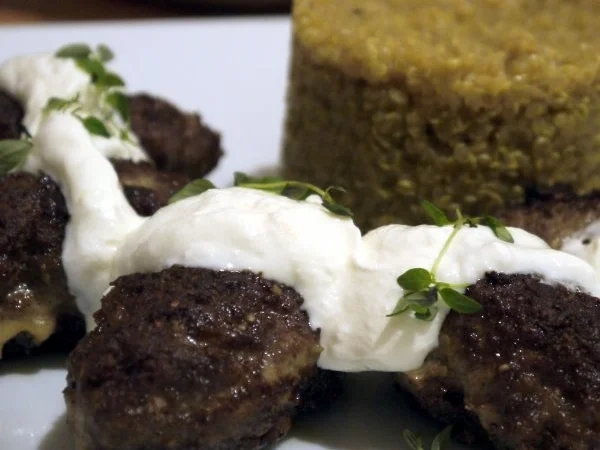 Rezept: Curry-Quinoa mit Curry-Hackröllchen und Knoblauch-Zitronen-Dip Bild Nr. 13 Curry-Quinoa mit Curry-Hackröllchen und Knoblauch-Zitronen-Dip - Rezept - Bild Nr. 13