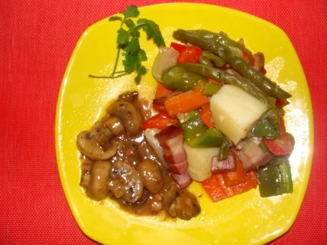 Gemüse : Grobstückiges Gemüse mit Rauchfleisch und Pilzen - Rezept