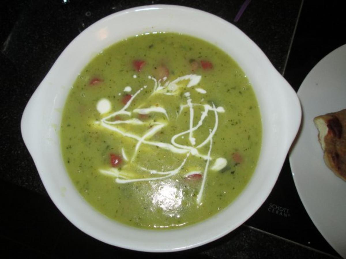 Kartoffel-Zucchini Suppe - Rezept mit Bild - kochbar.de